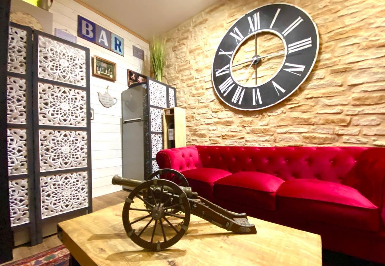 O Clair De Lune Au Coeur De Sarlat - Chambres Climatisees - Parking Prive - Piscine Chauffee - Spa Et Massages Exterior foto