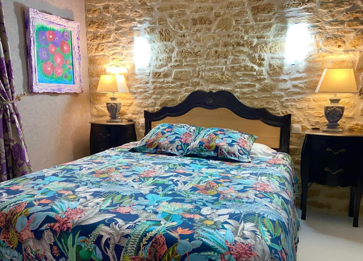 O Clair De Lune Au Coeur De Sarlat - Chambres Climatisees - Parking Prive - Piscine Chauffee - Spa Et Massages Exterior foto