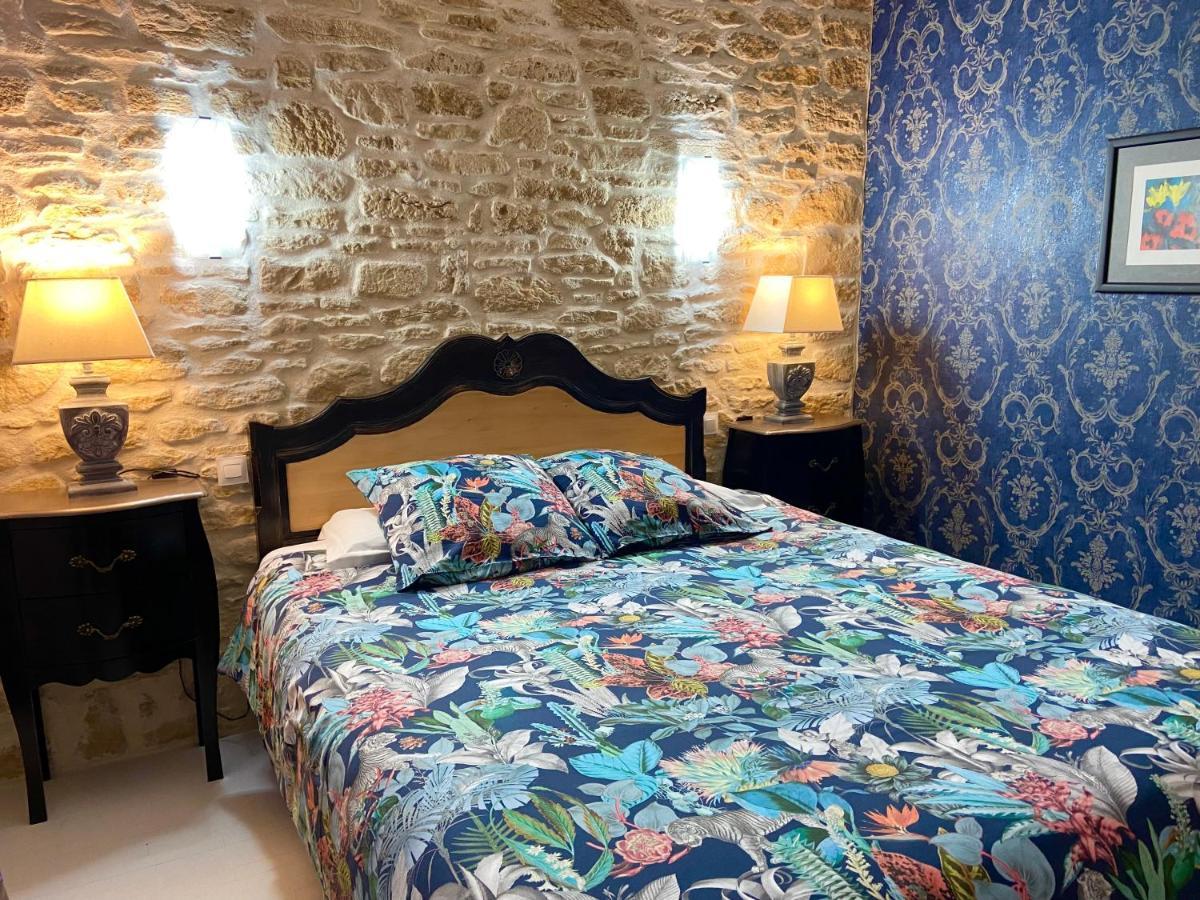 O Clair De Lune Au Coeur De Sarlat - Chambres Climatisees - Parking Prive - Piscine Chauffee - Spa Et Massages Exterior foto