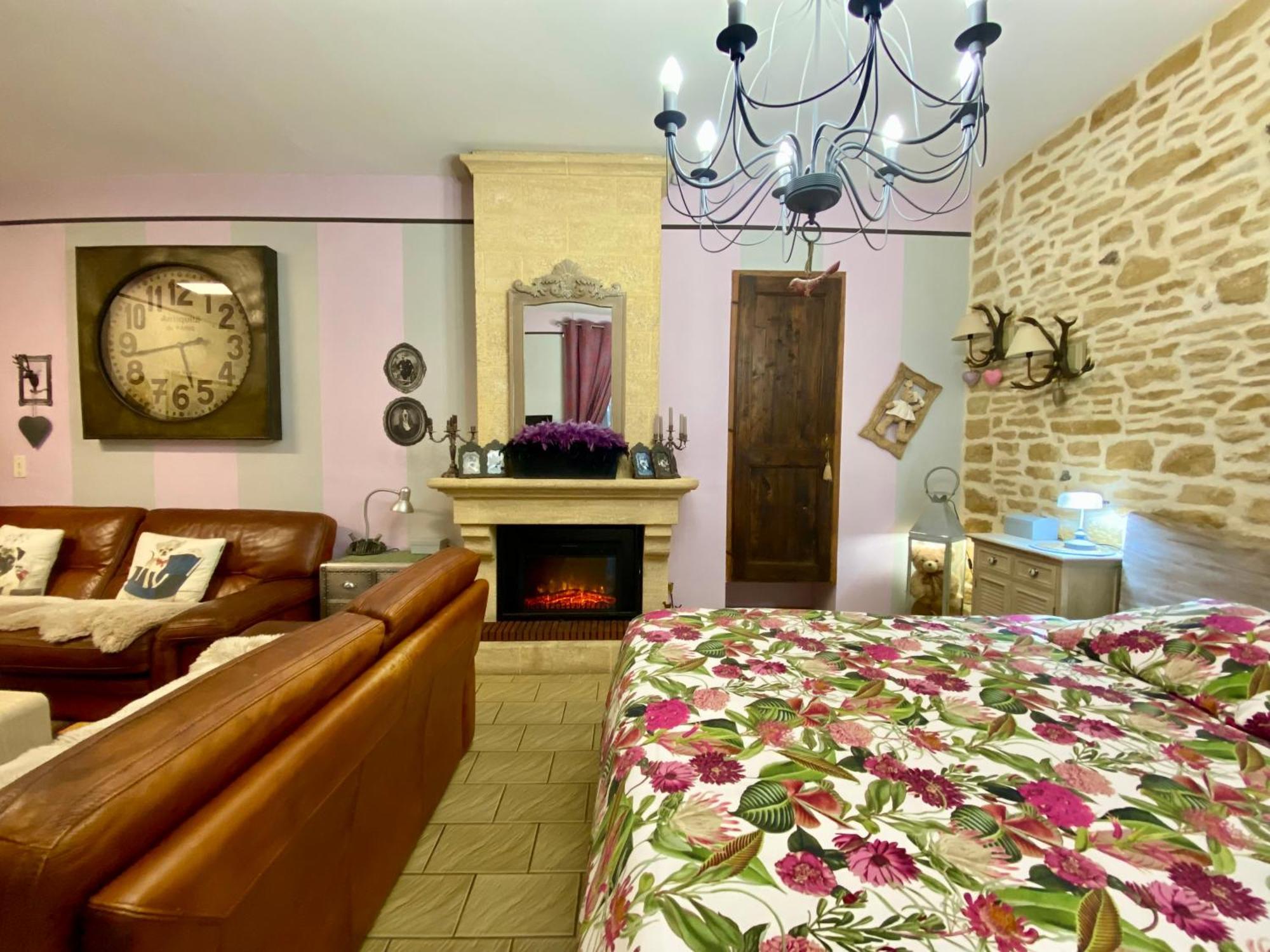 O Clair De Lune Au Coeur De Sarlat - Chambres Climatisees - Parking Prive - Piscine Chauffee - Spa Et Massages Exterior foto