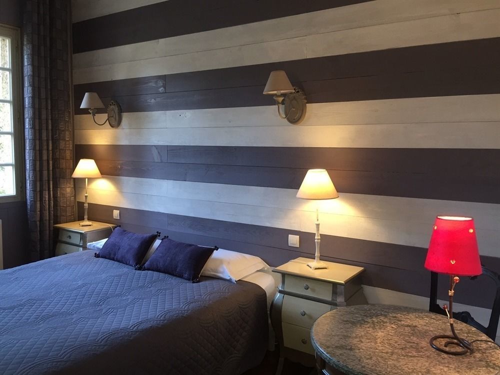 O Clair De Lune Au Coeur De Sarlat - Chambres Climatisees - Parking Prive - Piscine Chauffee - Spa Et Massages Exterior foto