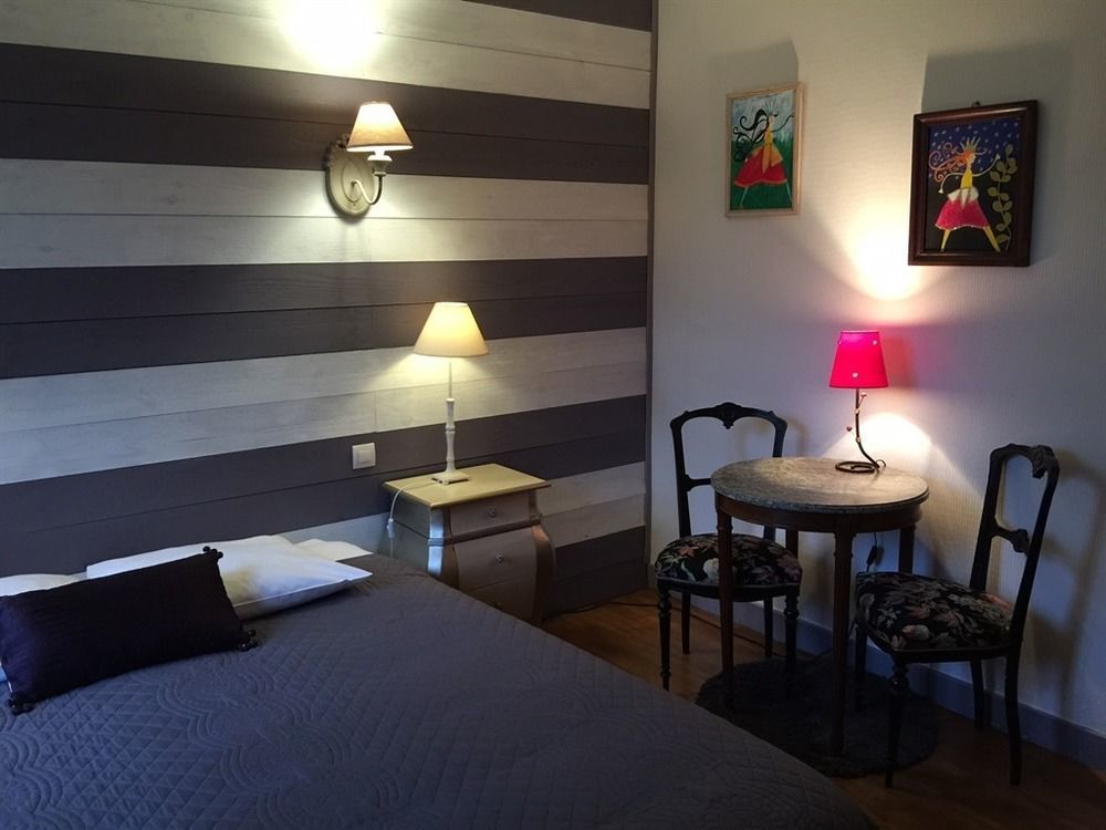 O Clair De Lune Au Coeur De Sarlat - Chambres Climatisees - Parking Prive - Piscine Chauffee - Spa Et Massages Exterior foto