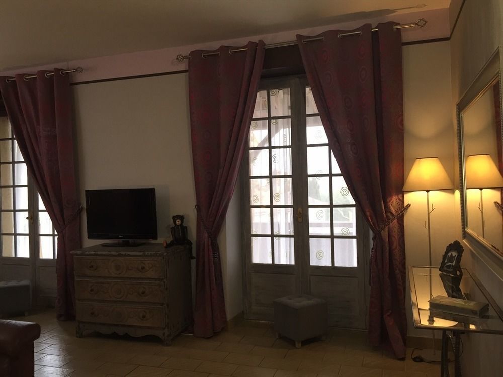 O Clair De Lune Au Coeur De Sarlat - Chambres Climatisees - Parking Prive - Piscine Chauffee - Spa Et Massages Exterior foto