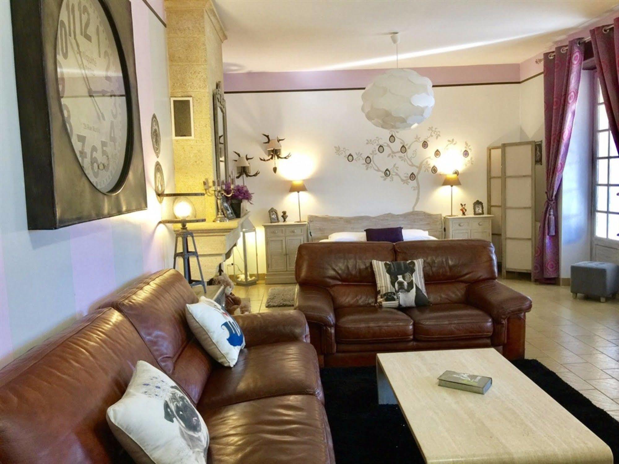 O Clair De Lune Au Coeur De Sarlat - Chambres Climatisees - Parking Prive - Piscine Chauffee - Spa Et Massages Exterior foto