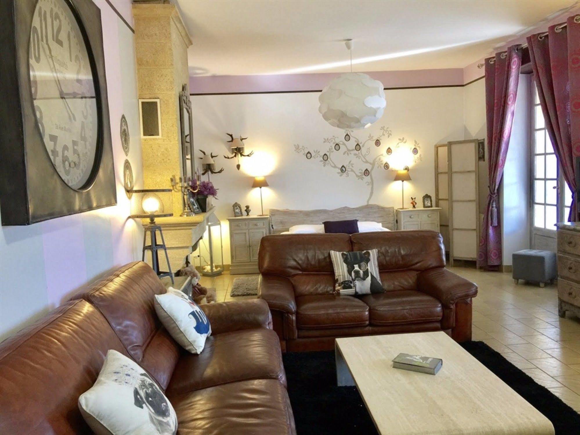 O Clair De Lune Au Coeur De Sarlat - Chambres Climatisees - Parking Prive - Piscine Chauffee - Spa Et Massages Exterior foto