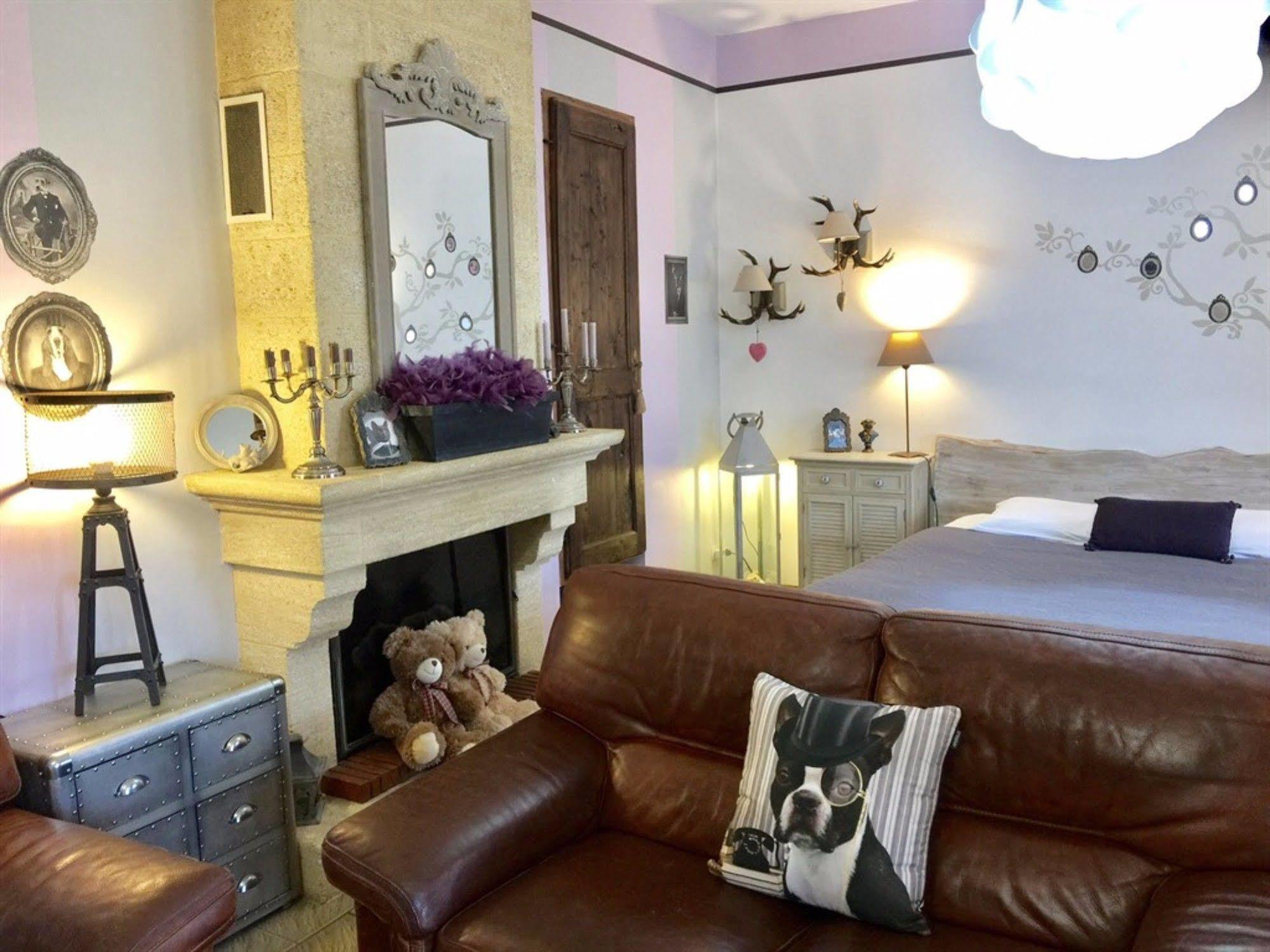 O Clair De Lune Au Coeur De Sarlat - Chambres Climatisees - Parking Prive - Piscine Chauffee - Spa Et Massages Exterior foto