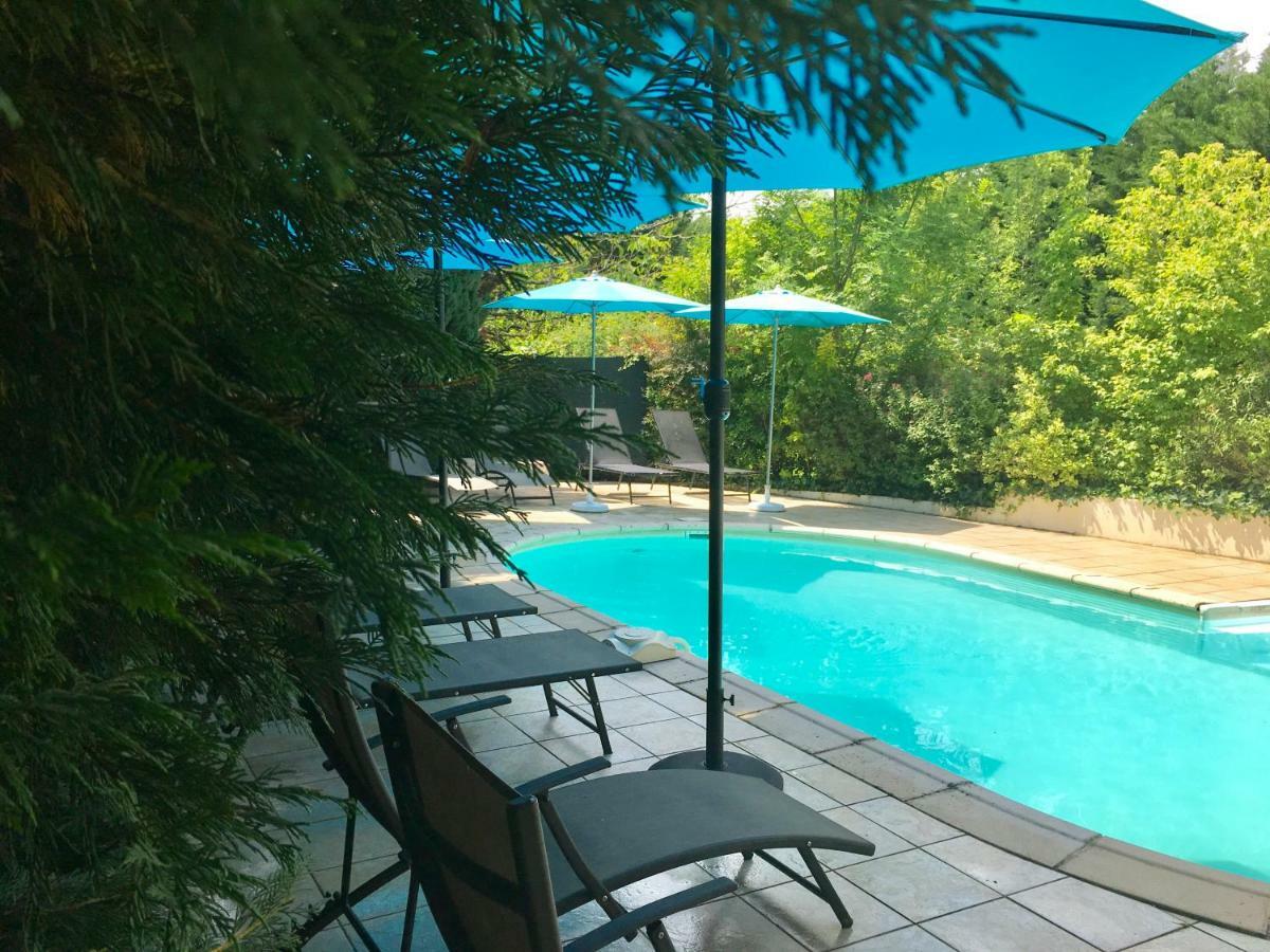 O Clair De Lune Au Coeur De Sarlat - Chambres Climatisees - Parking Prive - Piscine Chauffee - Spa Et Massages Exterior foto